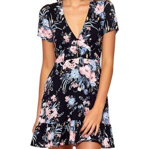 August’s the Label Bella Play dress Scarlett Black